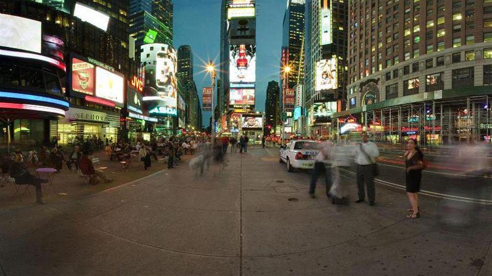 Holiday Inn Express - Times Square, An Ihg Hotel Нью-Йорк Экстерьер фото